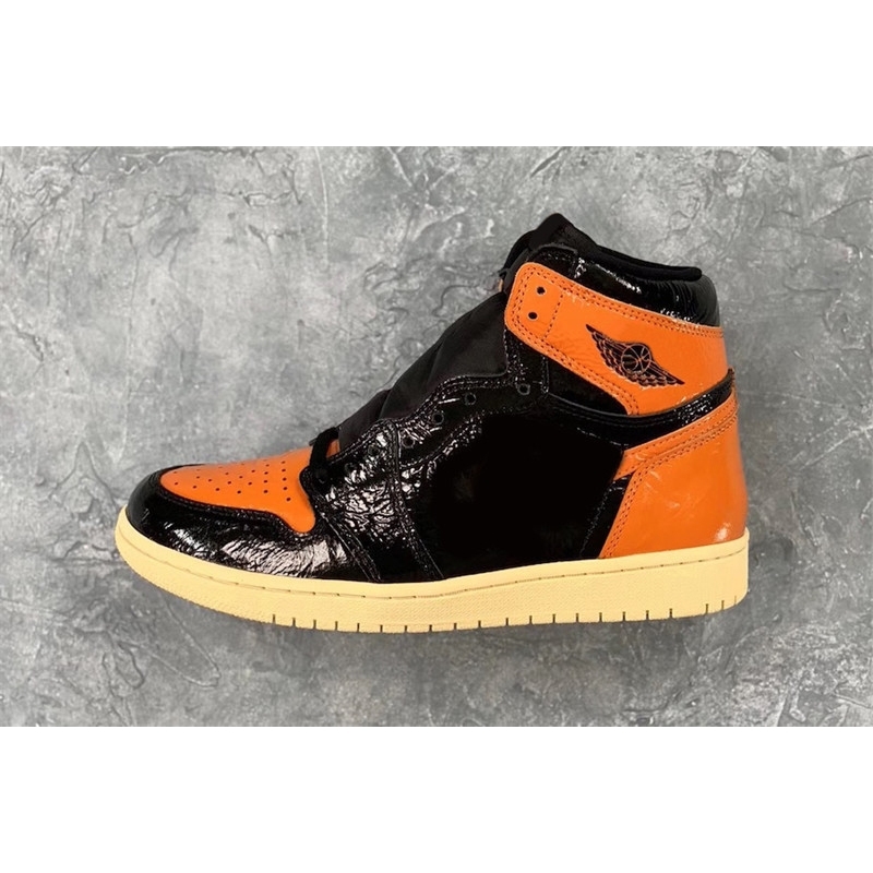 

2019 1S Authentic 1 High OG Shattered Backboard 3.0 Black Orange Patent Leather Pale Vanilla Men Outdoor Shoes 555088-028