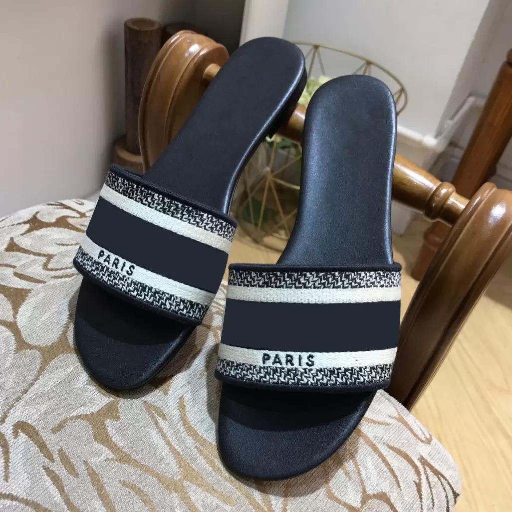 

2024 Women luxury Designer Sandals Slippers Leather Summer Flat Slipper Embroidery fashion beach woman Big head Rainbow letters 35-42, Black