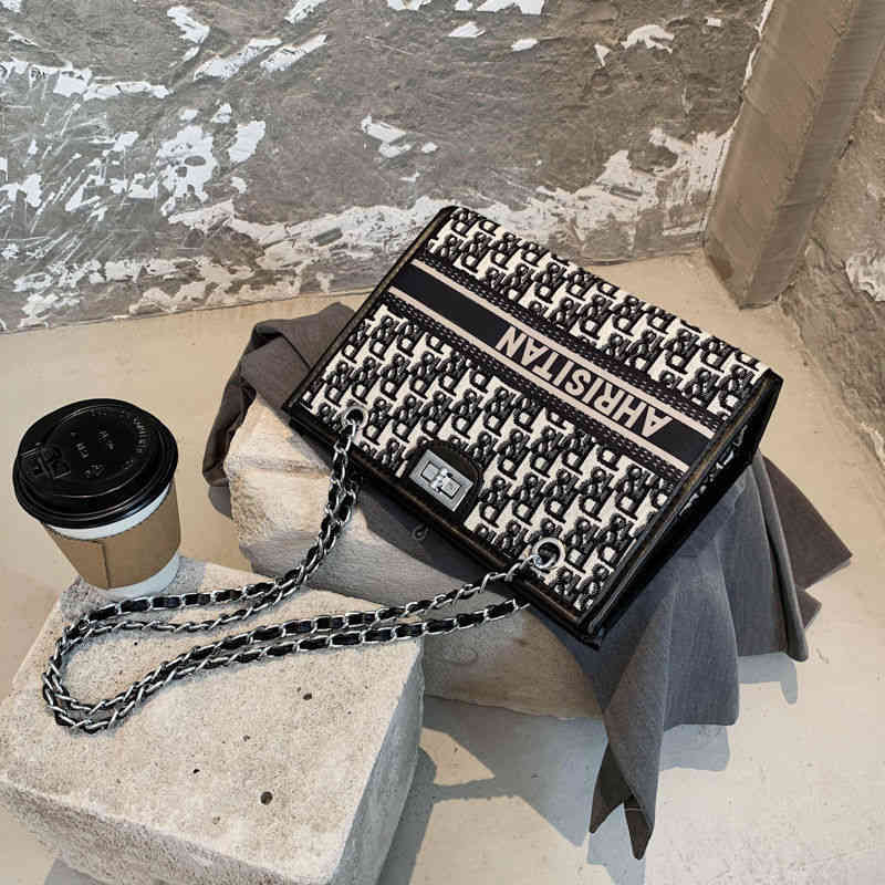 

2022 Top Design Luxury Bags Simple large capacity women's bag popular versatile One Messenger net red Tote Bag, Black