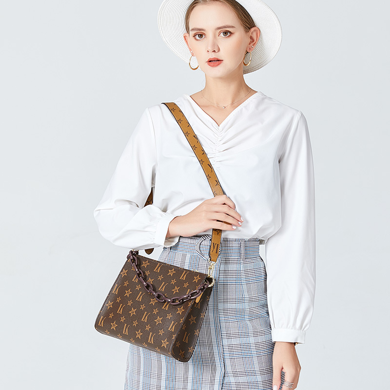 

Thick Chain Designer Daily Bags High Quality Lady Vintage Baguette Purses Women Crossbody Bag Shoulder Bags Shoulder Bag Purse, Coffee