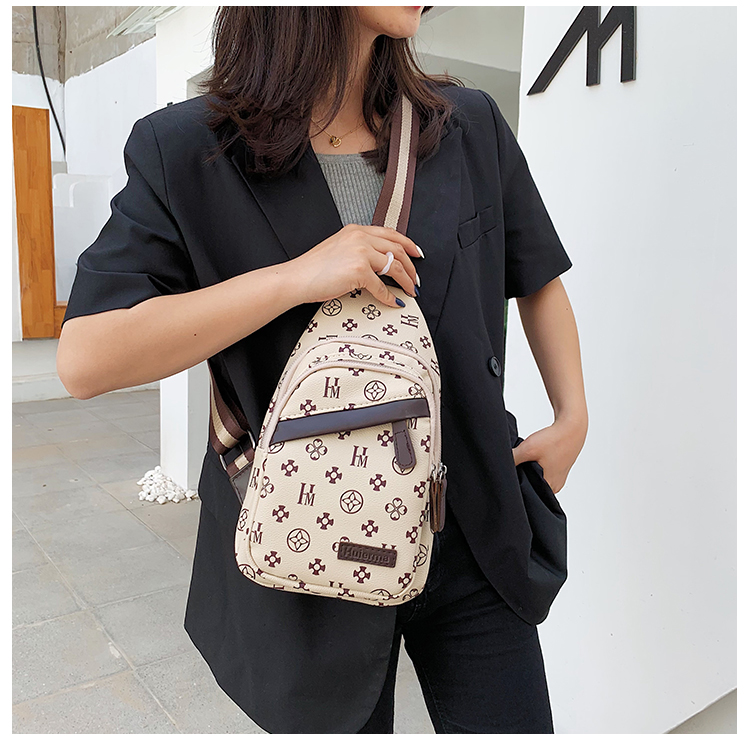 

Sling Bag Compact Sporty handbags Latest Designer Chest Bag for Men Women Bags Packs Casual Pack Purse wallets, 17