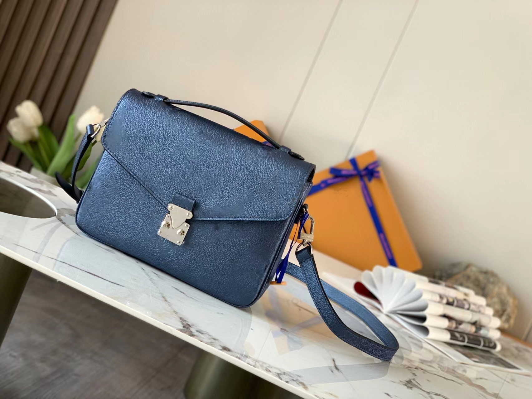 

Luxurys Designers bags Crossbodys Women Handbag Messenger Bags Oxidizing Leather METIS Elegant Shoulder Bags Crossbody Bag Shopping Tote, Vip