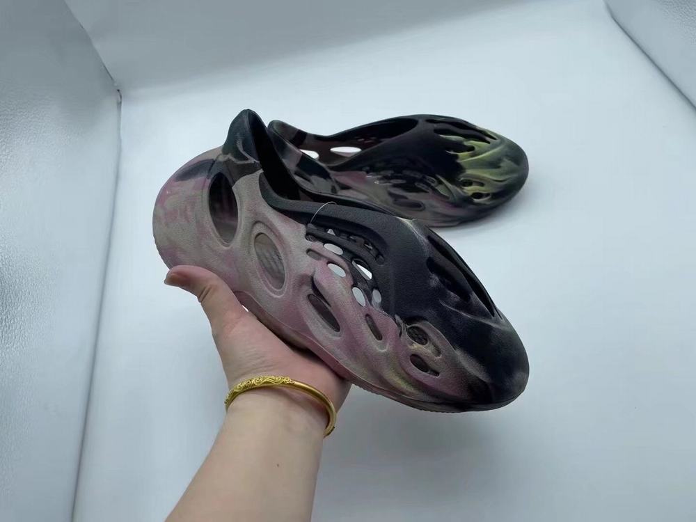 

Unisex MX Carbon Foam Runner Slippers Men Women Black Purple Yellow Fashion Soft Slides