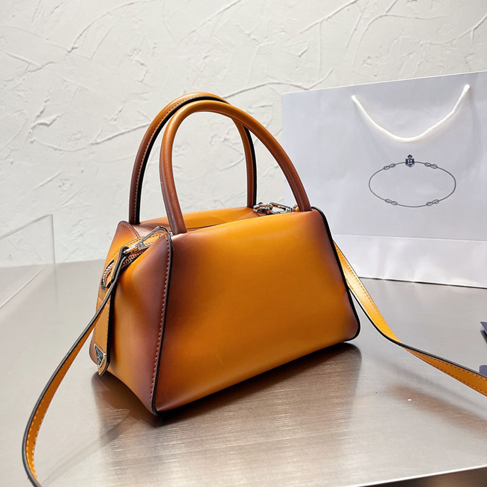 

Luxury Designers Handbag Tote Shoulder Clutch Bags Crossbody Shopping Bag Purses Letters One Handle Wallet Backpack Women Handbags Totes, Color1