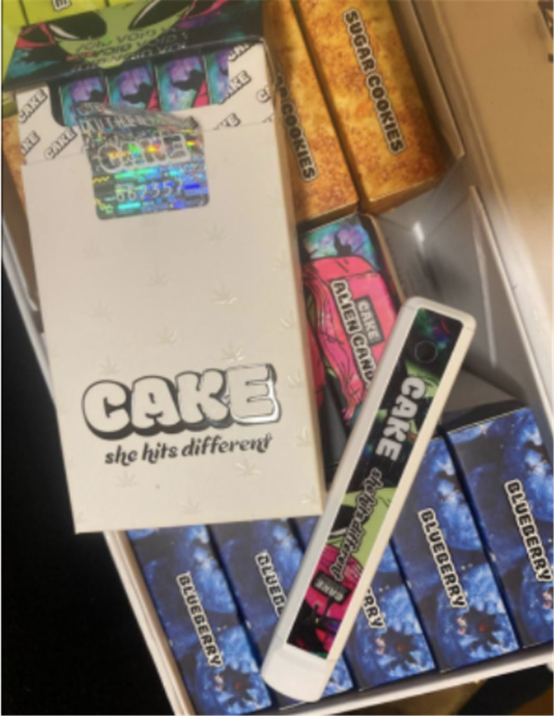 

Newest CAKE She Hits Different Rechargeable E Cigarette Kits Empty Disposable Device 1.0ml Pod 10 Colors In Stock