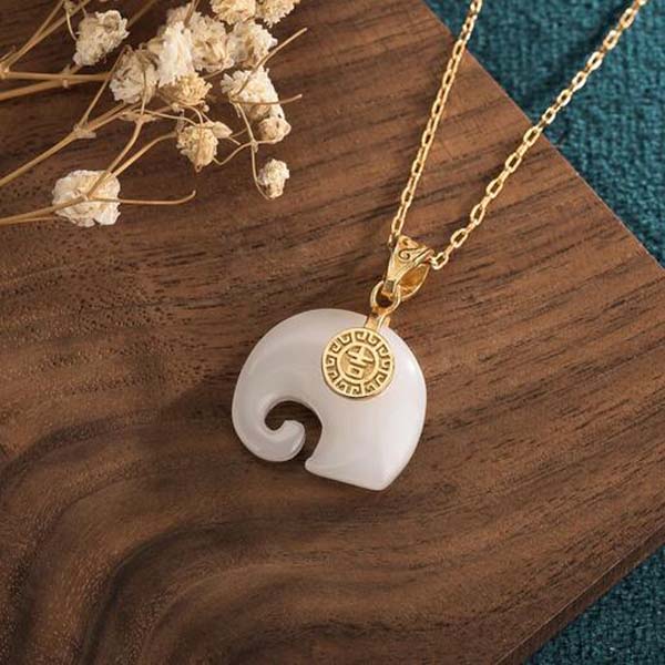 

Jade Jewelry Elephant Shape Charm Pendant with Chain Necklace 18K Gold Plated