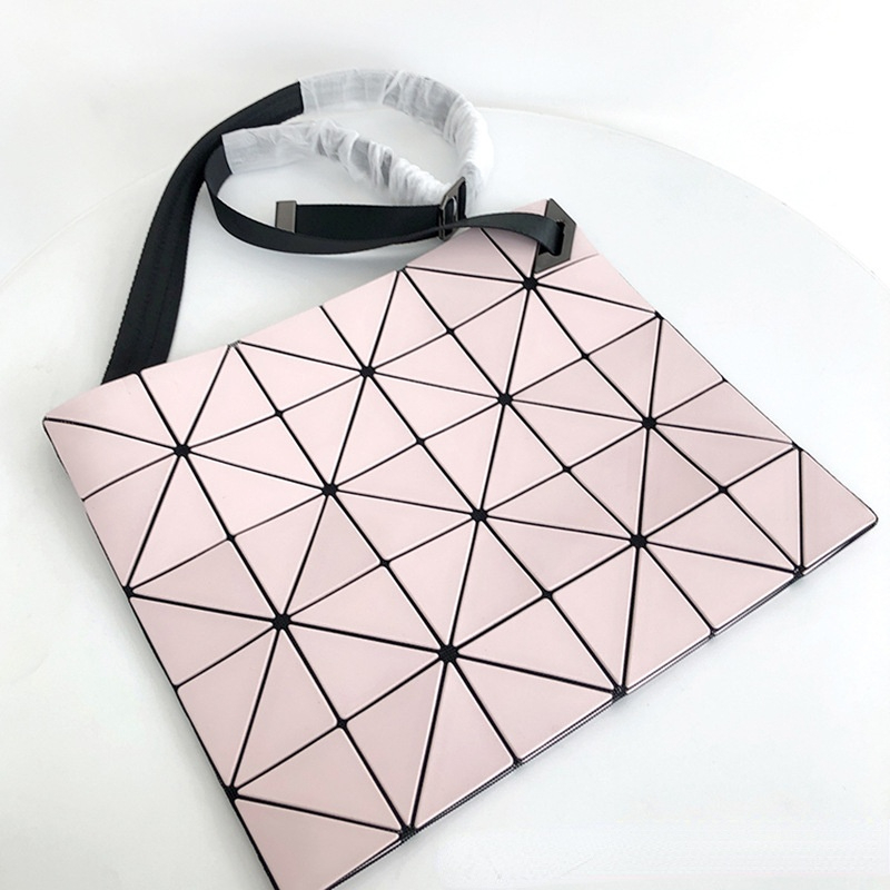 

High-quality Japanese Miyake original order 2021 new bag women's diamond plaid handbag one-shoulder tote bag, Dark gray