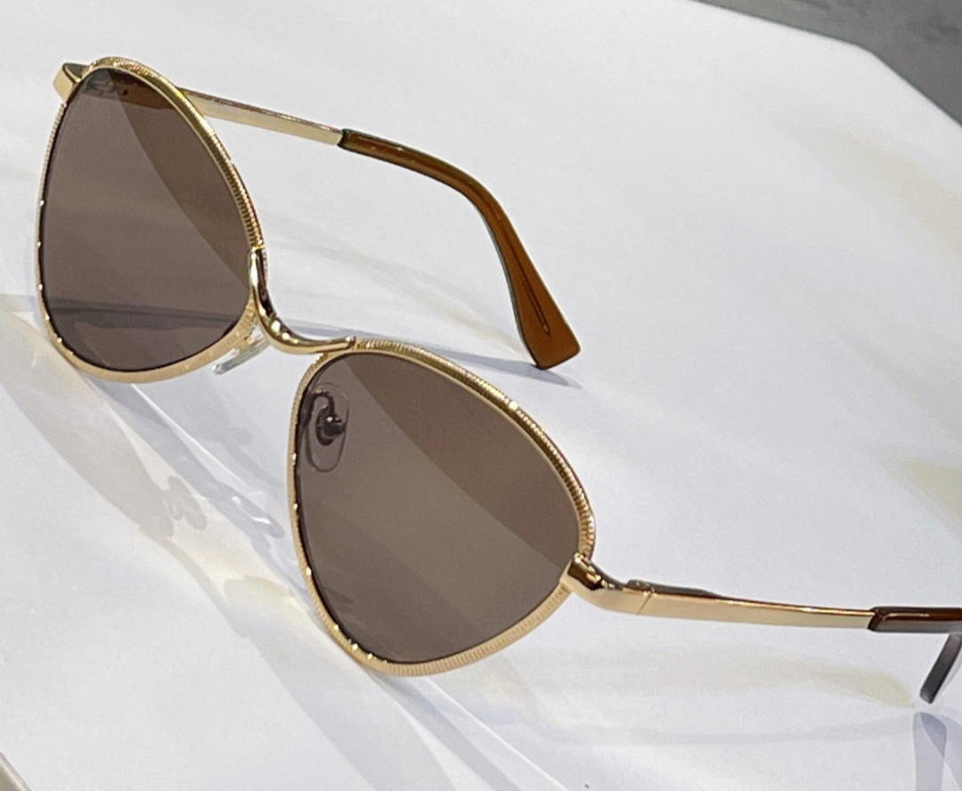 

Designer Cat Eye Sunglasses Gold Brown Lens Ladies Sun Shades with Box