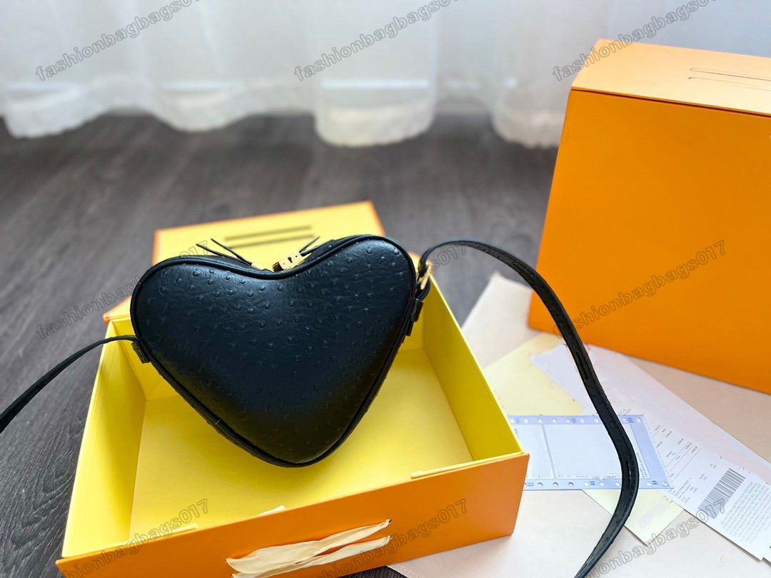 

Coeur Heart Shape Designers Luxurys Shoulder Bag Plain Ostrich Skin Pattern Cross Body Women Luxury Leather Bag