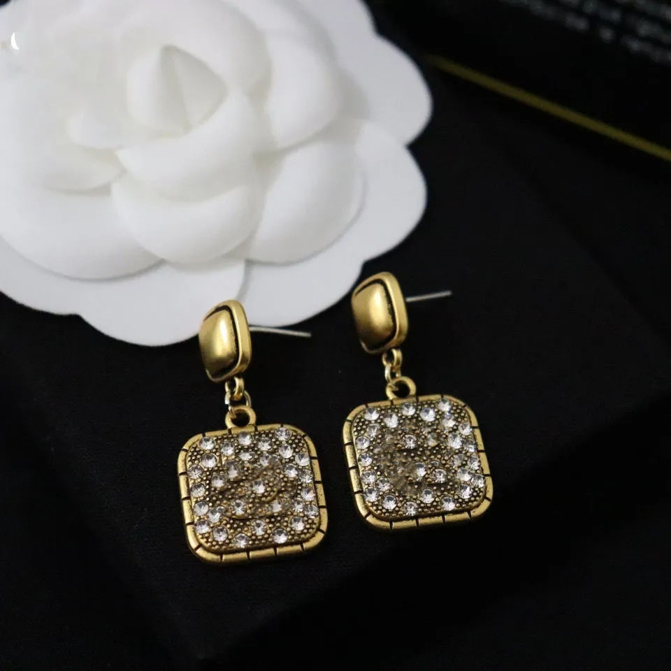 

European and American studs Charm earrings designer for women jewlery stainless steel deluxe Earrings Fashion Jewelry