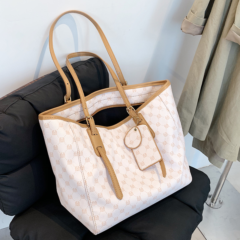 

Large Capacity Shoulder Bags Women&amp#39s Big Tote 2022 Luxury Fashion Letters Ladies Designer Travel Shopping Handbags Purse, Black