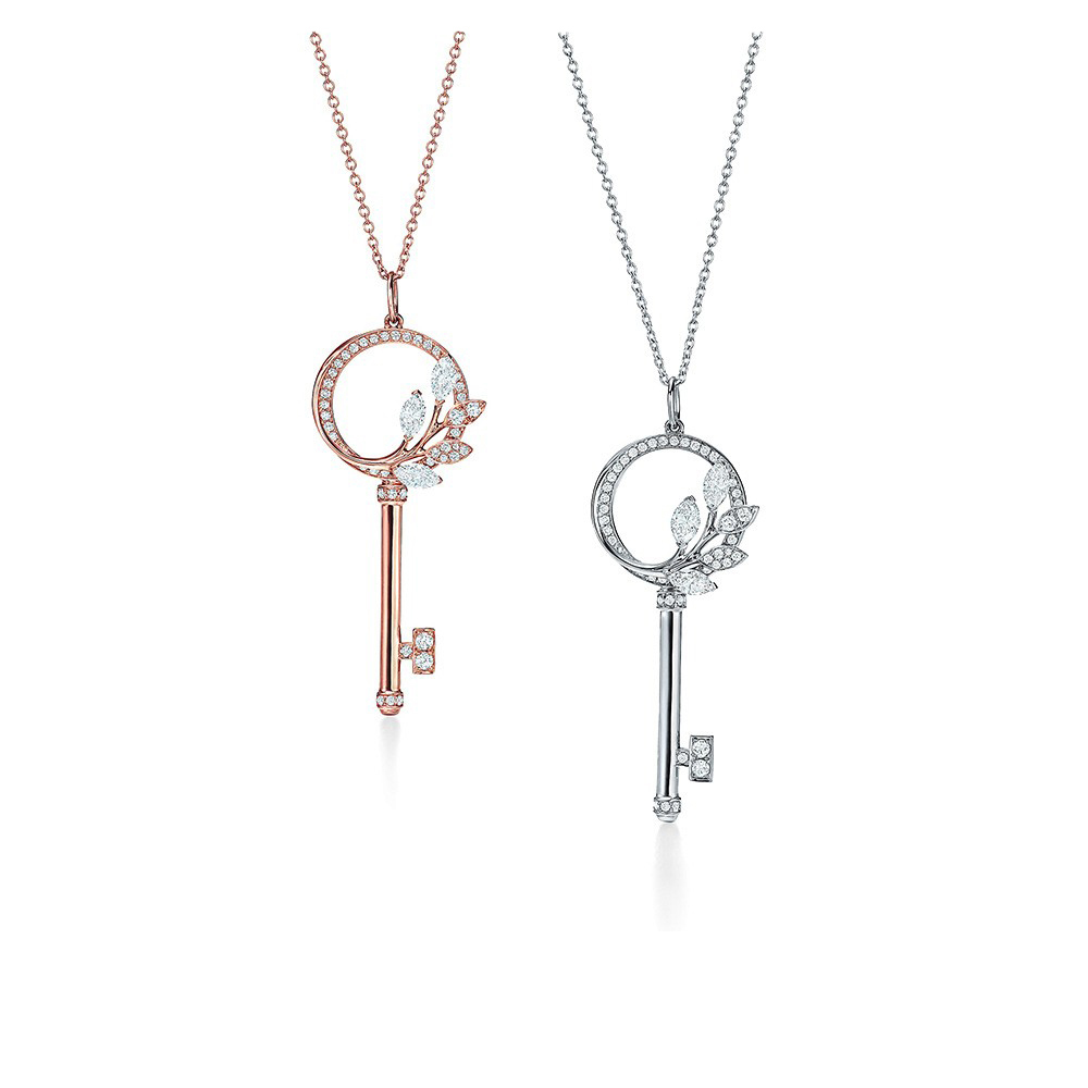 

Fashion S925 Sterling Silver Charm Bracelets Full Diamond Petal Key Pendant Design Luxury Brand Necklace Couple Sweater Chain