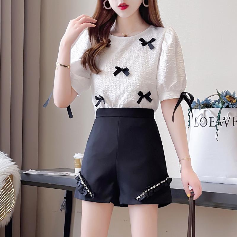 

Women' Tracksuits Women 2022 Summer 2 Piece Sets Female Sweet Bow Puff Sleeve T-shirt High Waist Shorts Set Vintage Beading Suit L53Women