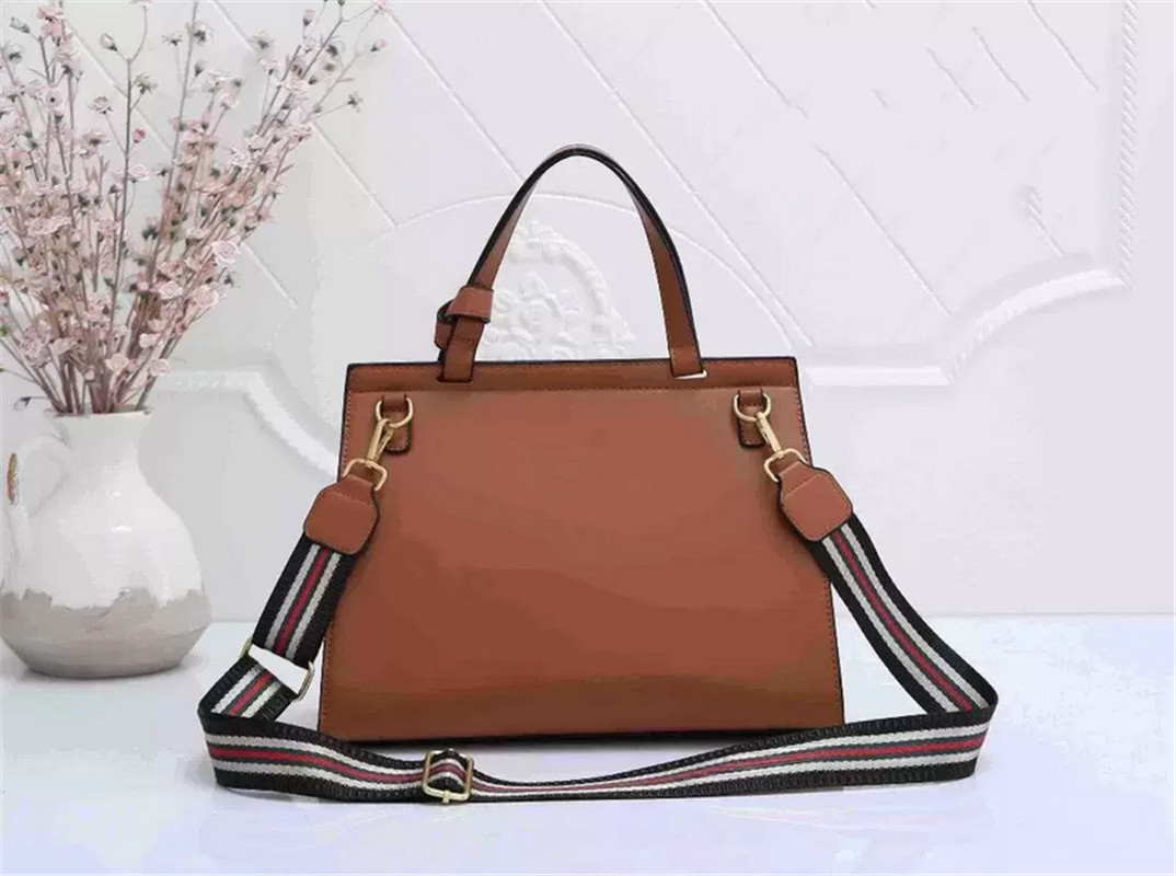 

Genuine Leather Handbag Comes With Box Chain Bag Women luxurys Fashion Designers Bags Female clutch Classic High Quality Girl Handbags H0507, 16