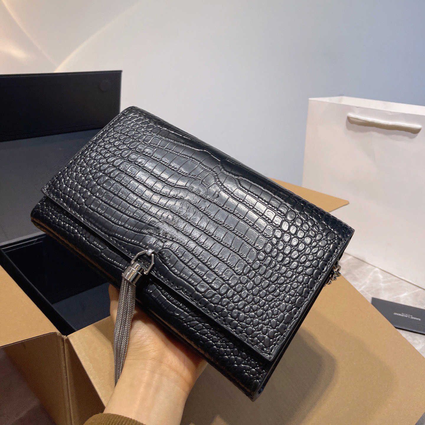 

Women's Bag 2023 Trend Luxury Brand Genuine Leather Female Fashion Shoulder Bags for Women Tassel Chain Crossbody Bags Tote Handbag, Black gold