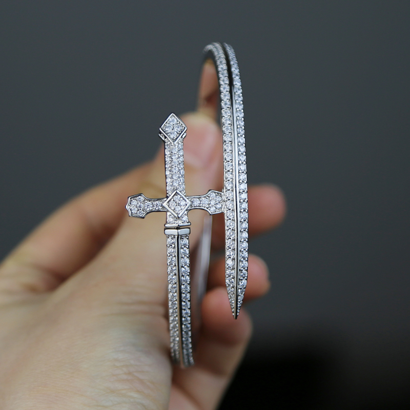 

Iced Out Cool Cross Sword of Justice Hip Hop Cz Bracelet Men and Women Temperament High Sense Hand Jewelry Bracelets