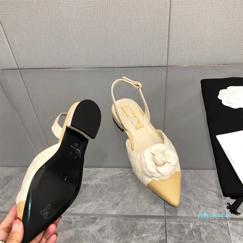 

2022 Classic Flat Heel Sandals Leather Summer Ladies Low Heels Fashion Sexy Letter Camellia Wedding Pointed Shoes Size 35-40, Black 1