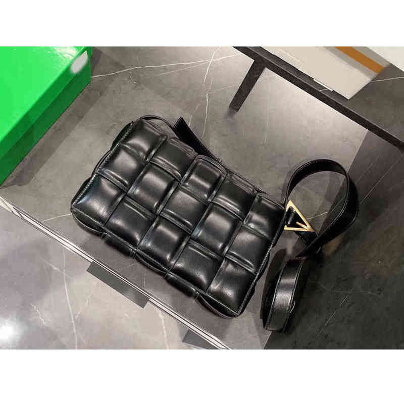 

Evening Bag Vintage Adjustable Triangle Buckle Shoulder Bags Women Handbag Leather Luxury Designer Brand Crossbody Female Purses Braided Tofu Bun 220314, Black