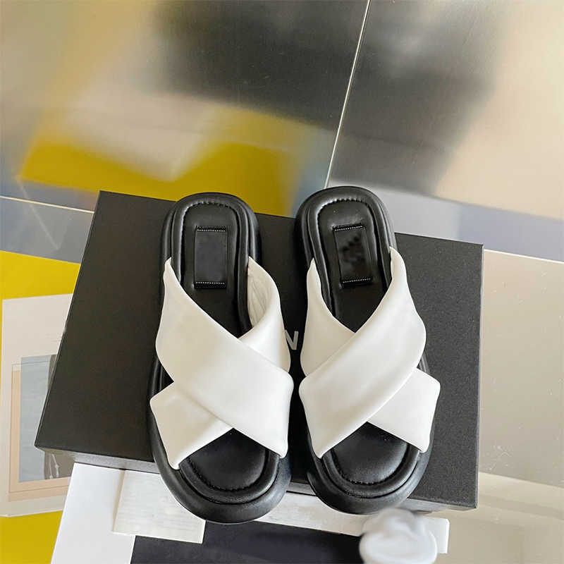 

2022 Designer Women Sandal Leather Slides Mules Shoes Black White Cross Straps Vintage Summer Beach Slipper NO358