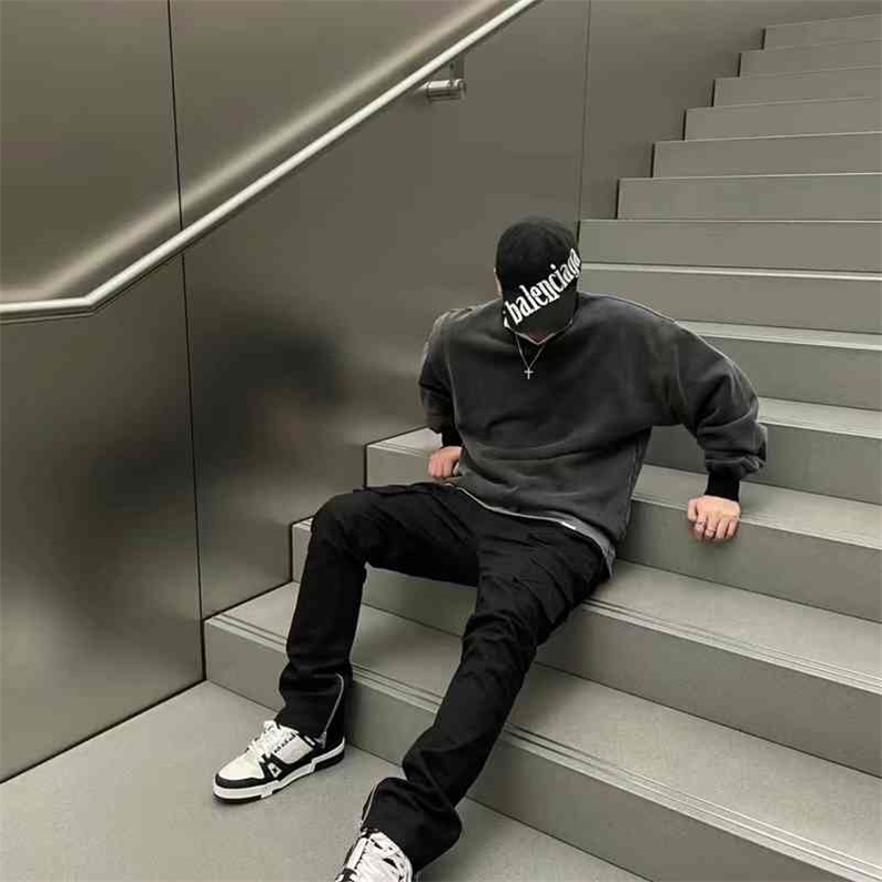 

caps Sport Balenclagas 2022 b family cap embroidered letters dark grey used, Dark grey worn