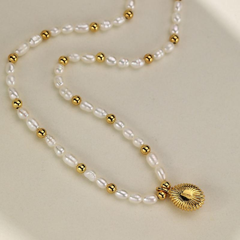 

Pendant Necklaces Goddess Simple INS Dry And Handsome Minority Europe The United States Wind Cross Design Natural Pearl Necklace WomanPendan