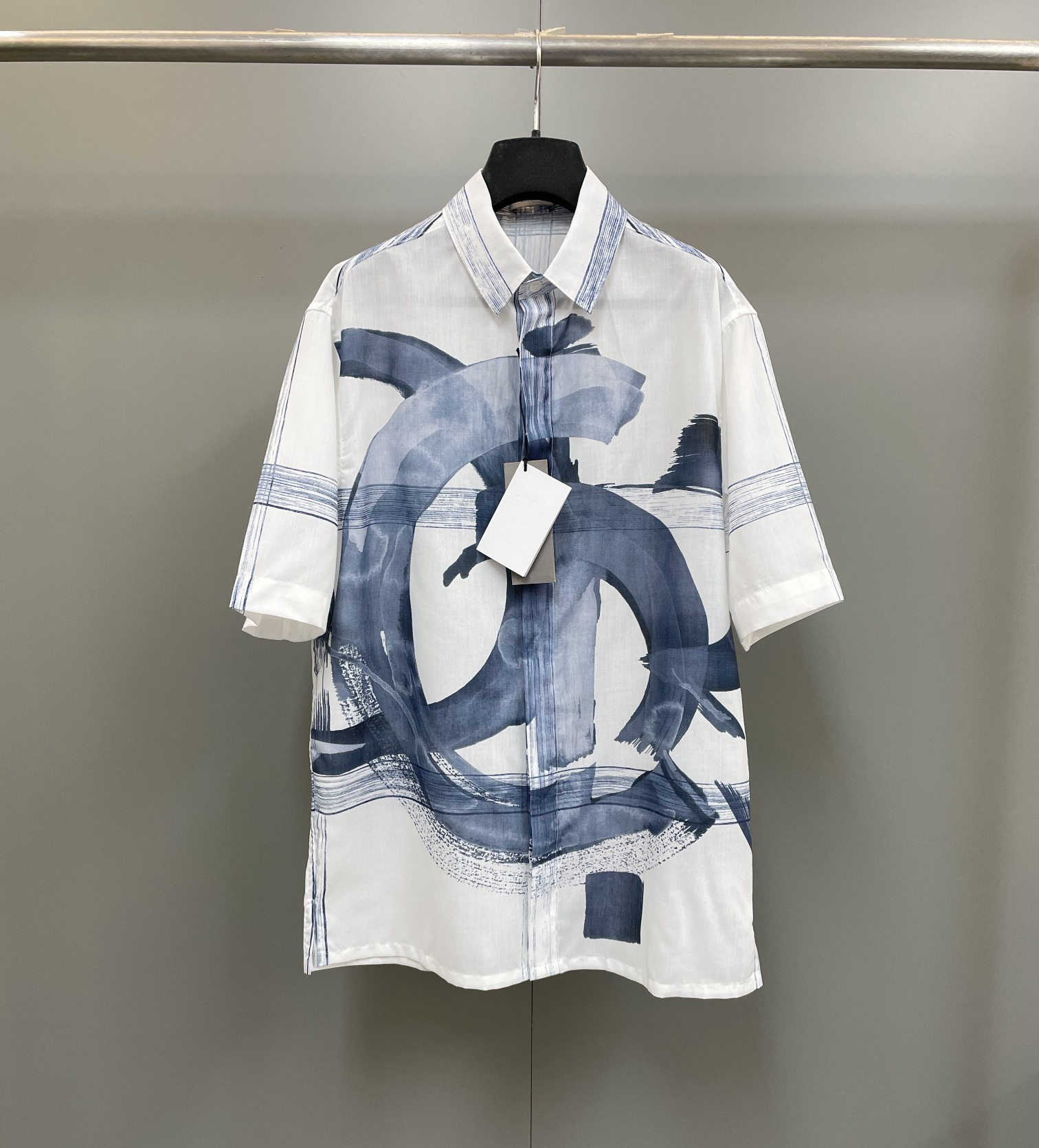 2022 Summer clothing designer shirts US size loose version of the shirt high quality printed single breasted design luxury mens shirts