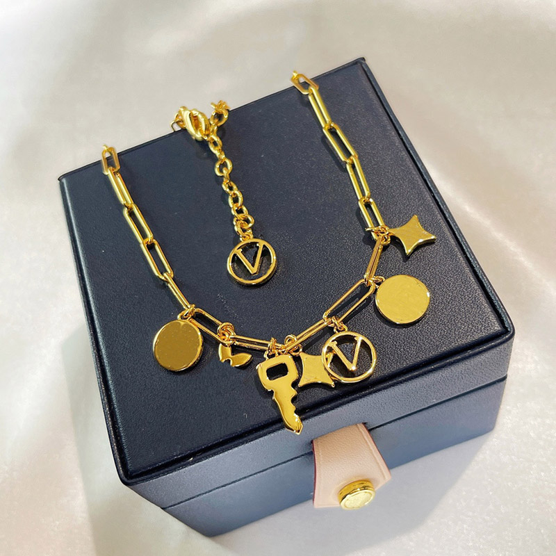

Fashion Jewelry Designer Necklace For Women Pendant Necklaces Gold Plated Thick Chain Flower Letter V Key Luxury Wedding Party Gift Box