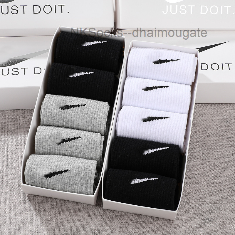 

Classic Men's Fashion Socks Gift Box Stockings Hook Brand Black White Gray Medium Tube Sports Cotton Sweat Absorbing Sock Men Women Luxury Wear Short Sportsocks 298g, Three pairs of black white grey