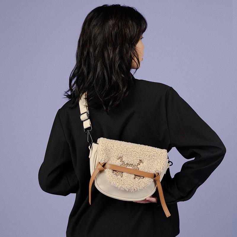 

Evening Bags Plush Street Fashion Girl Messenger Bag Female Embroidered Saddle Unique Designer Women Purse And HandbagsEvening, Beige