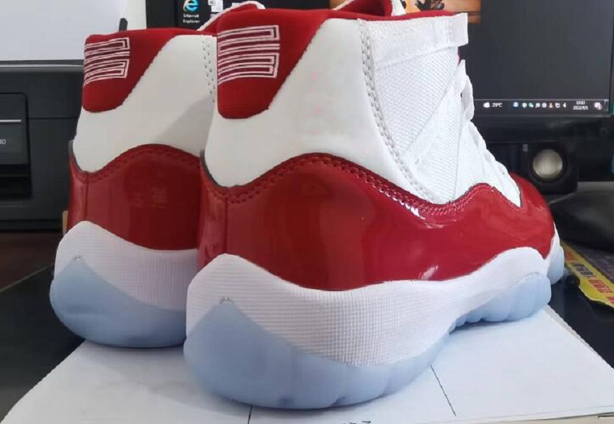 

With Box 2022 11 Cherry Basketball Shoes Men White Varsity Red Black 11s Sneaker