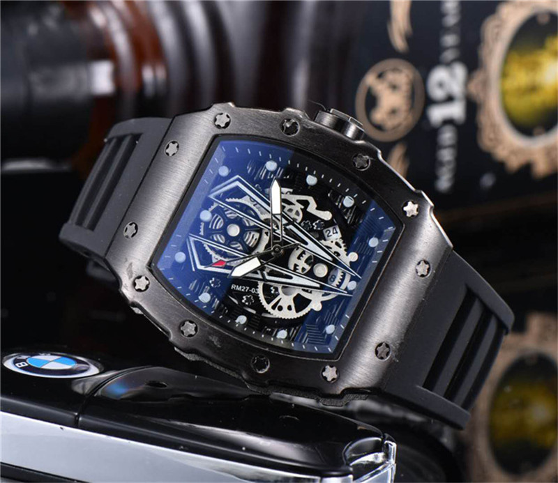 

Mens Luxury Sports Watches Designer Brand Watch Skeleton dial 43mm Quartz WristWatches Men Fashion Silicone Strap Multi Color Military Analog Clock Montre De Luxe