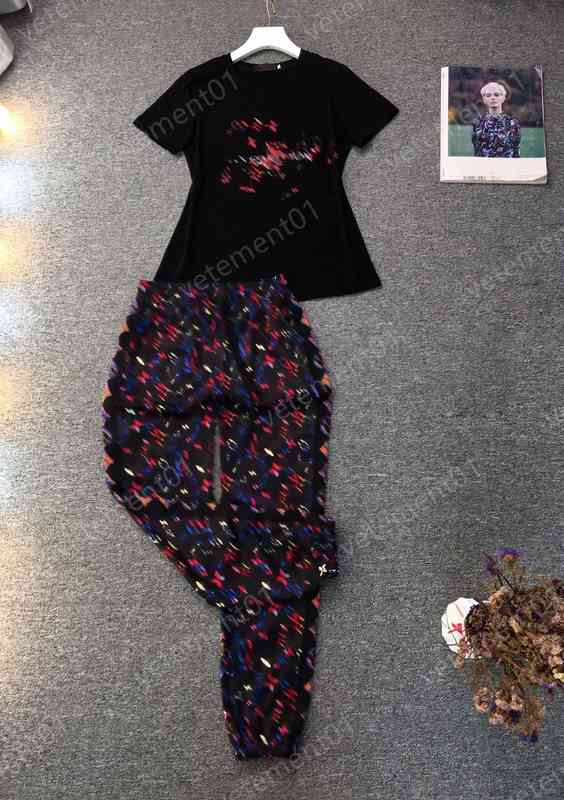 

Womens Two Piece Pants Trendy Floral Print T-shirt And Brand Logo Trousers 2 Piece Sets Luxury Designer Tracksuits Women Clothing