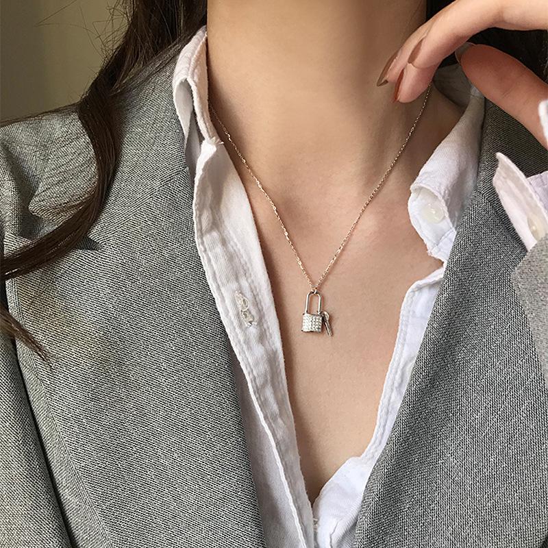 

Chains Simple Lock Key Necklace 925 Sterling Silver Personality Fashion Creative Temperament Jewelry For Girlfriend GiftChains