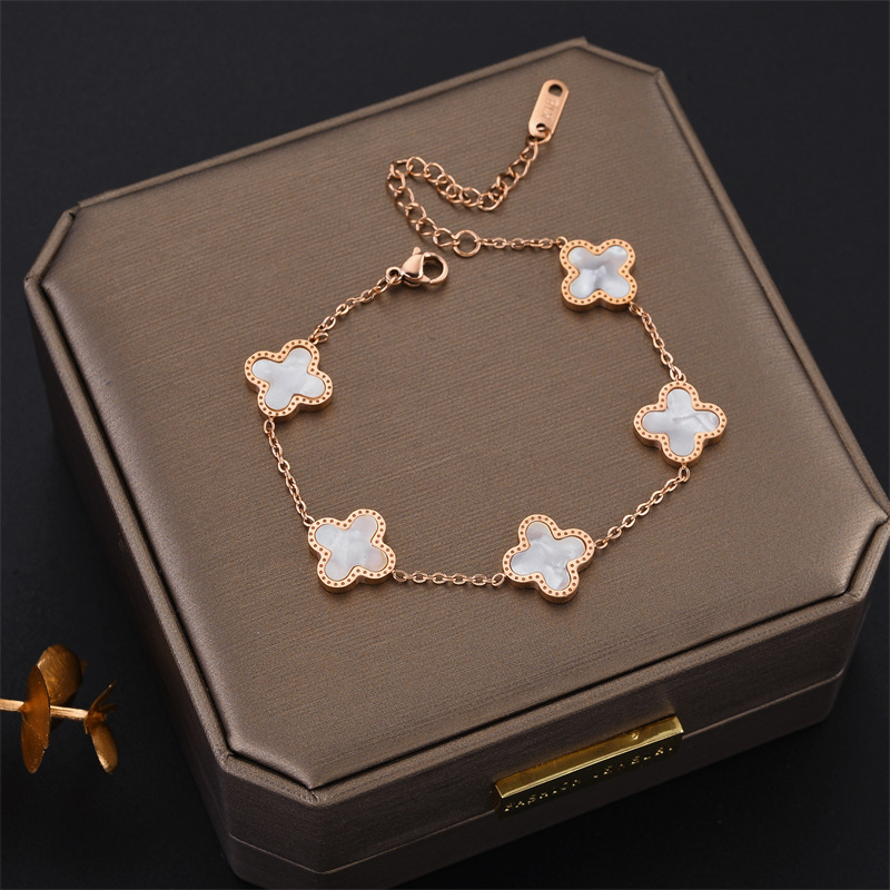 

Luxury Design Clover Pendant Necklace Gold Plating Bracelet for Women Gift