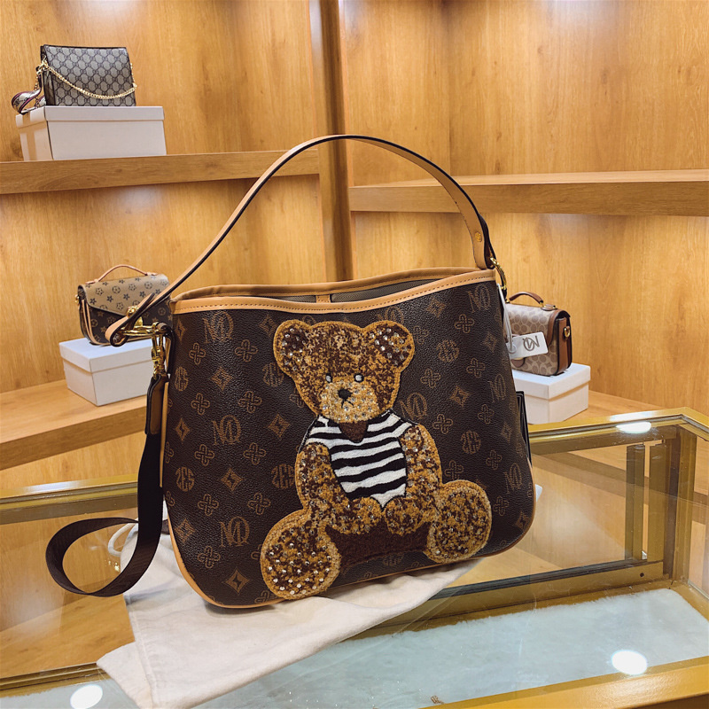 

Little Bear Diamond Studded Big Bag Tote Bag Luxury Designer Handbag Shopping Bags for Women Luxury Imitation Bags Brands Zadig, Brown