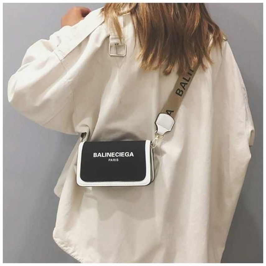 

Bag Messenger Korean female student versatile ins same bag fashion network Tibet special chain 75% purses stores sale, Sky blue