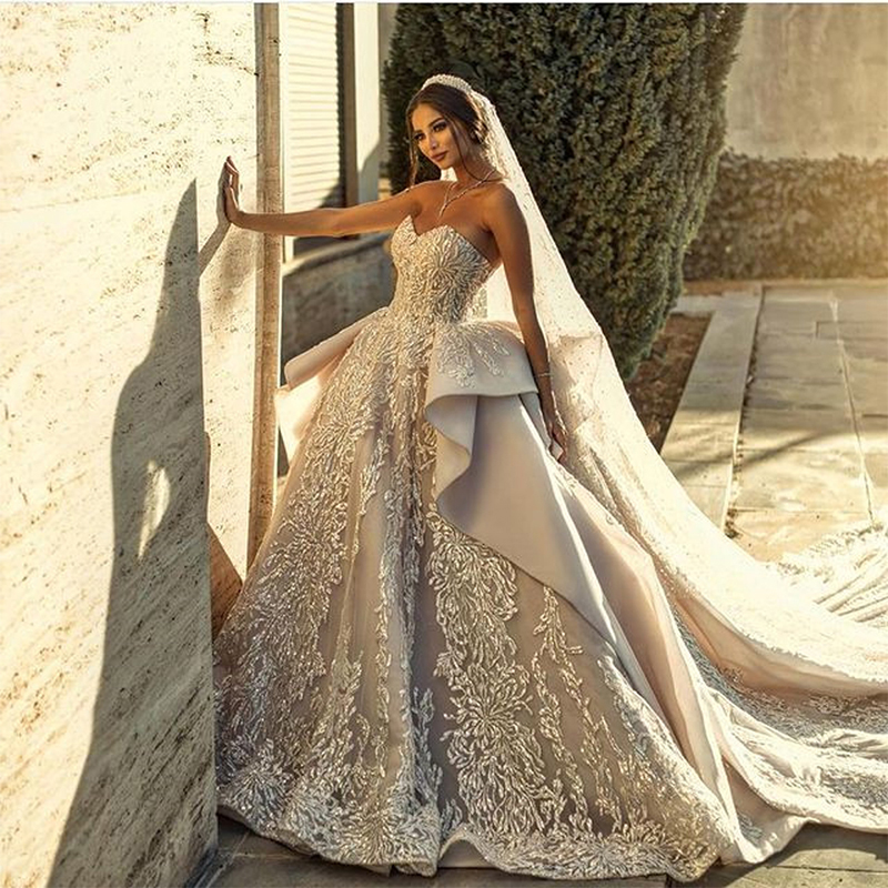 Princesse luxueuse robe de bal robes de mariée sans bretelles sans manches chérie paillettes Appliques dentelle volants longueur de plancher robe