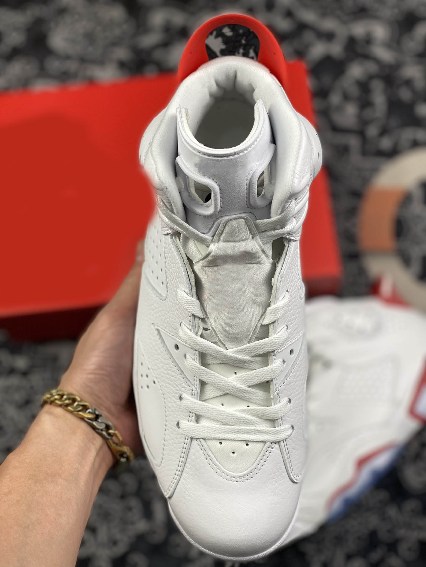 

Release Air Authentic 6 Red Oreo Basketball shoes White University Red Black Sneakers Athletic Retro Men Women Sports Shoes With Box, Customize