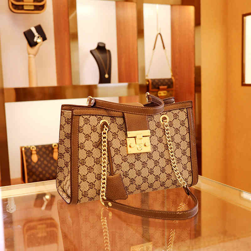 

Purses Outlet New style women's chain shoulder bag 2022, Brown