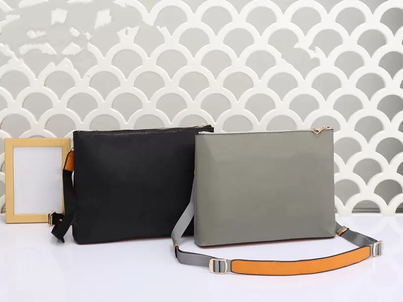 

Classic Top quality luxurys designers men shoulder bags fashion letters womens crossbody Genuine leather Monograms titanium mens messenger bag