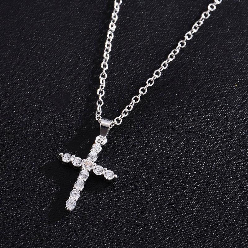 

Pendant Necklaces Simple Love Cross Choker Necklace Charm Rhinestone Couples Jewelry Women's Neck Chain Christmas Gift Lady NecklacePend