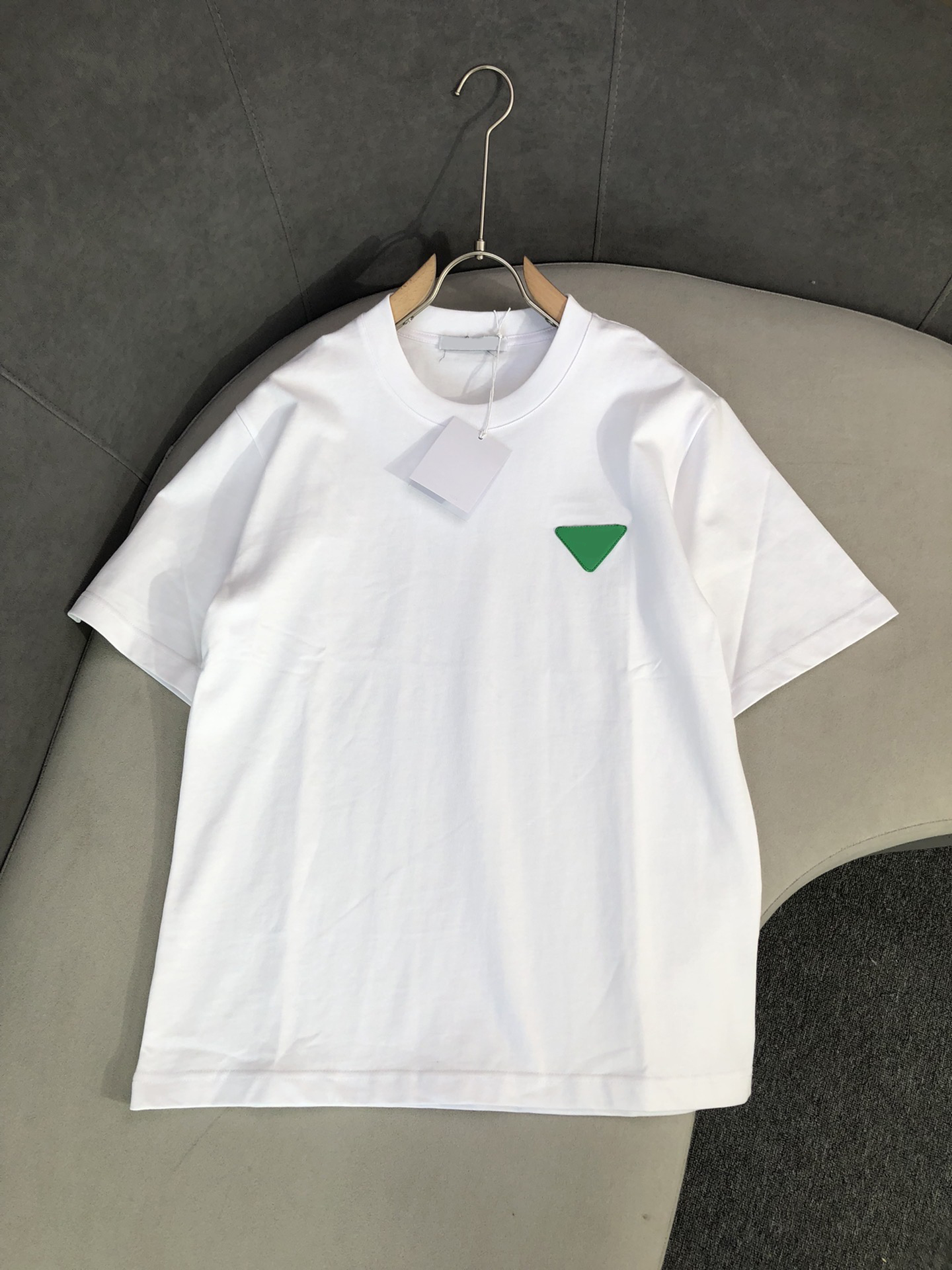 

Summer Bottega 2022 Venet Tops Tshirts Fashion Mens Womens Hip Hop shirts Designer mans T-shirt Bv Short Sleeve Tees Ins Elegant Style Luxury Brands couple stree r0UI#, I need look other product