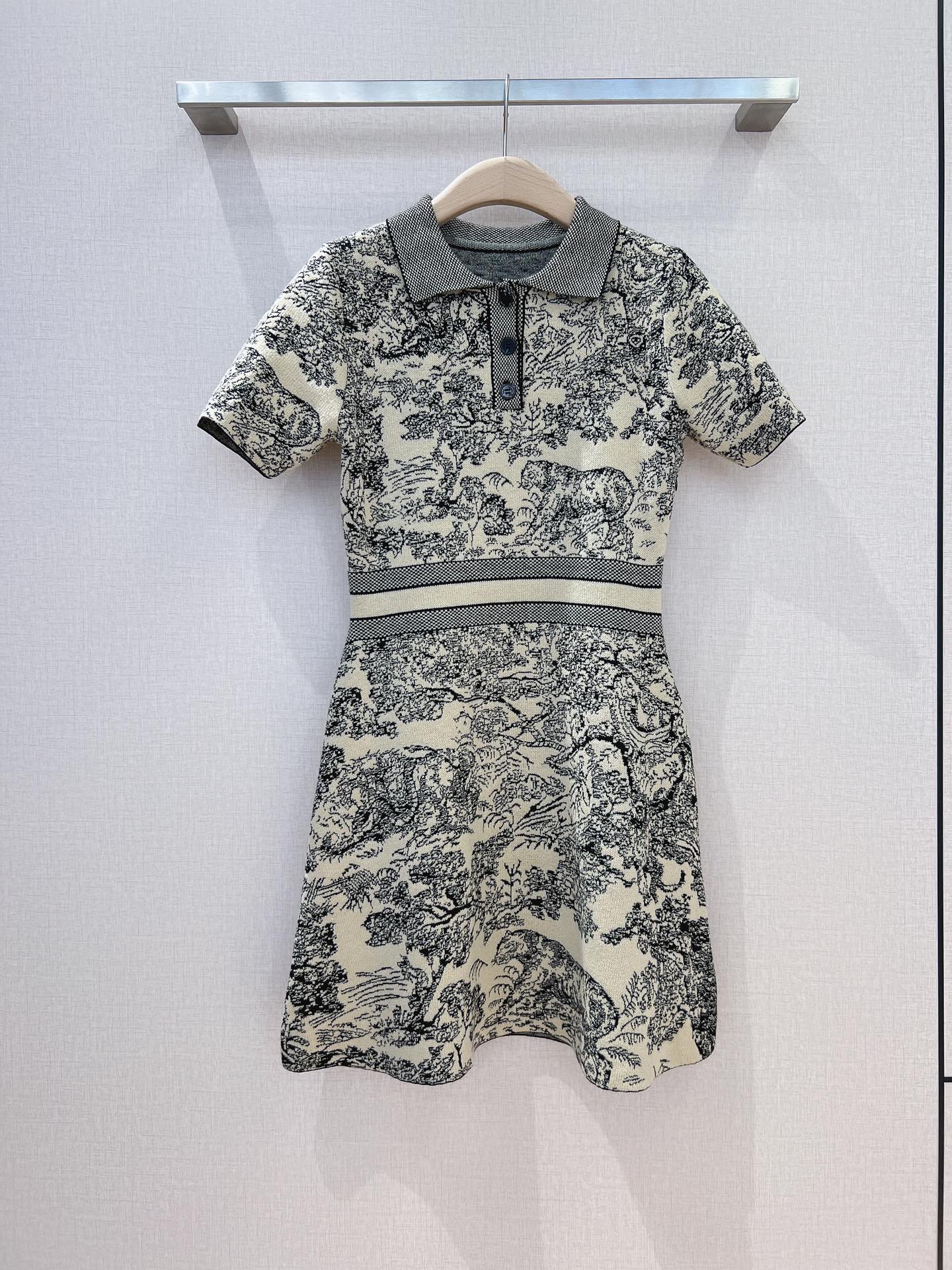

Jungle animal series design letter Casual Dresses woven Pullover high waist Lapel Short Sleeve Dress, Multi