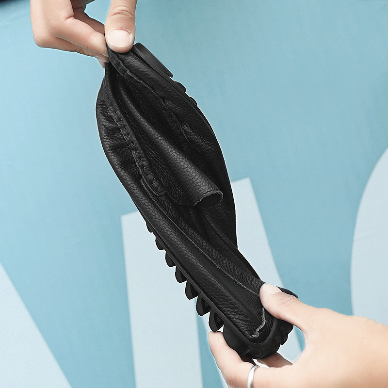 

Genuine Leather Men Casual Shoes Brand Soft Italian Men Loafers Moccasins Breathable Slip on Black Driving Shoes British Style