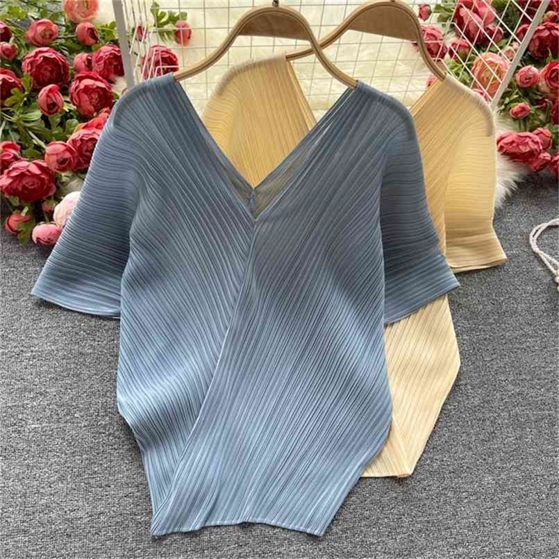 

Chic Super Stretch Folds Pullover Blouse Shirt Women Summer Elegant Office lady V-neck Batwing Sleeve Pleated Oversized Tshirt 210602, Beige