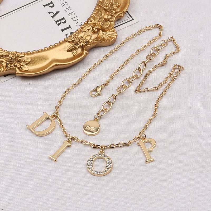 

Luxury Designer Letter Pendant Necklaces Bracelet Bangle 18K Gold Plated Crystal Rhinestone Necklace Gold Chain Couple Lady Party Gifts Jewerlry Accessories