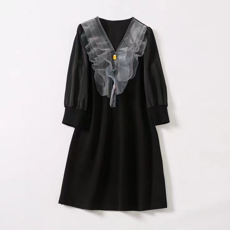 

European and American women' wear spring 2022 new 7 minutes of sleeve Exquisite button v-neck flounces Fashion dress, Black