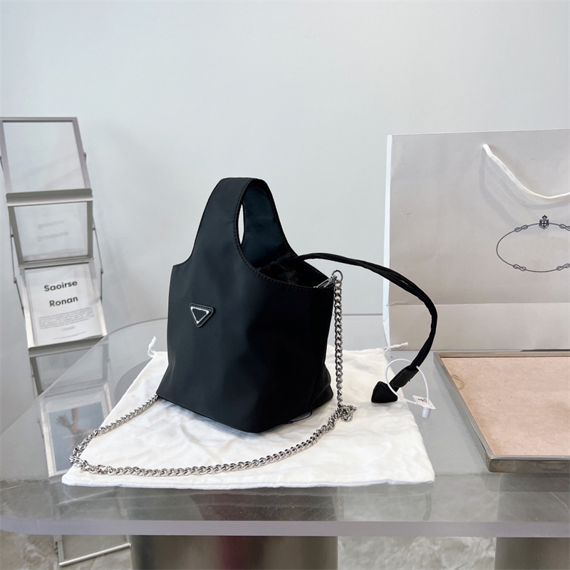 

Fashion Cosmetic Bag Designers Chain Shoulder Bags Bucket Bag Nylon Cloth Handbag High Quality Women Bags, Black