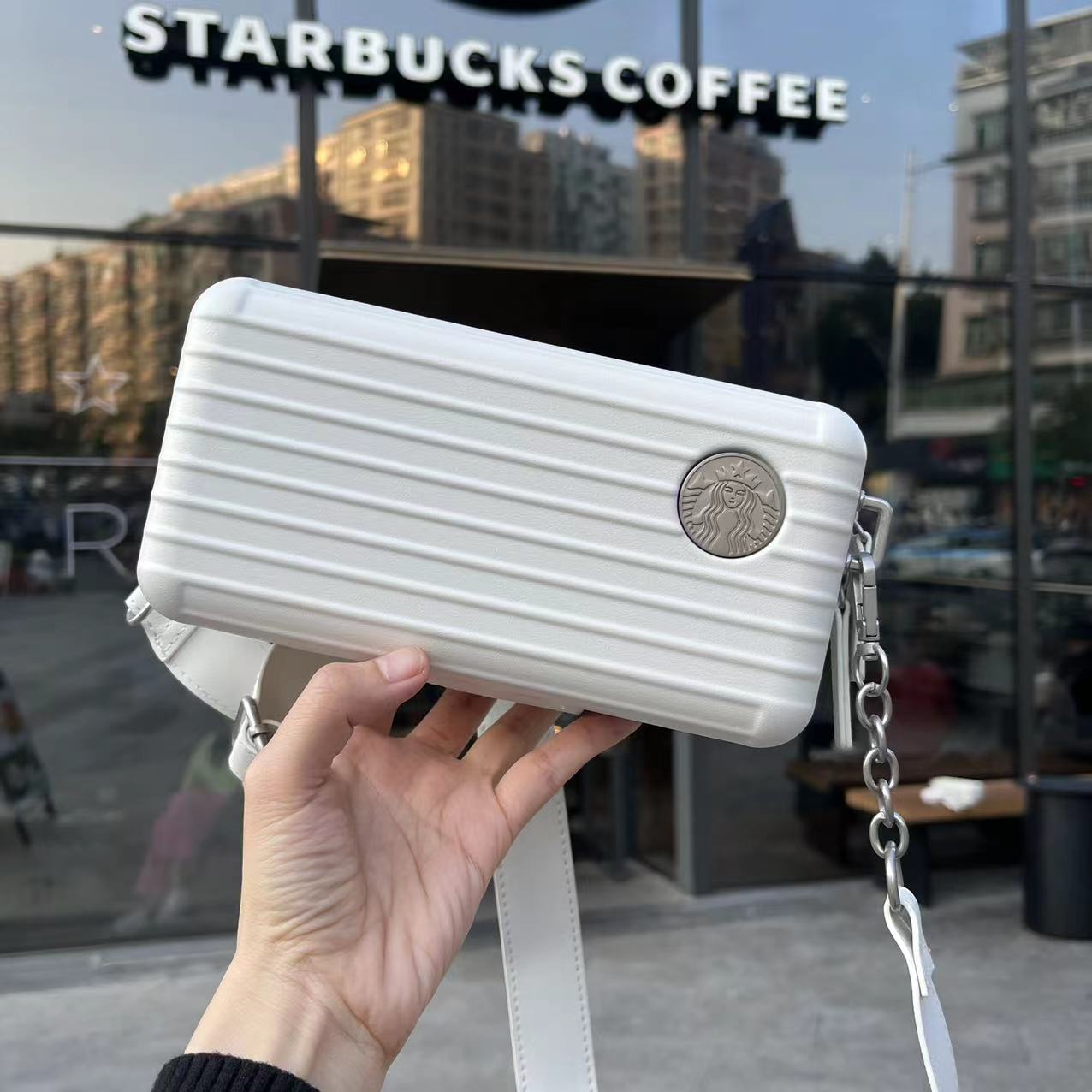 

Starbucks Fashion Portable Storage Boxes Carry-on Cosmetic Bag Pure White