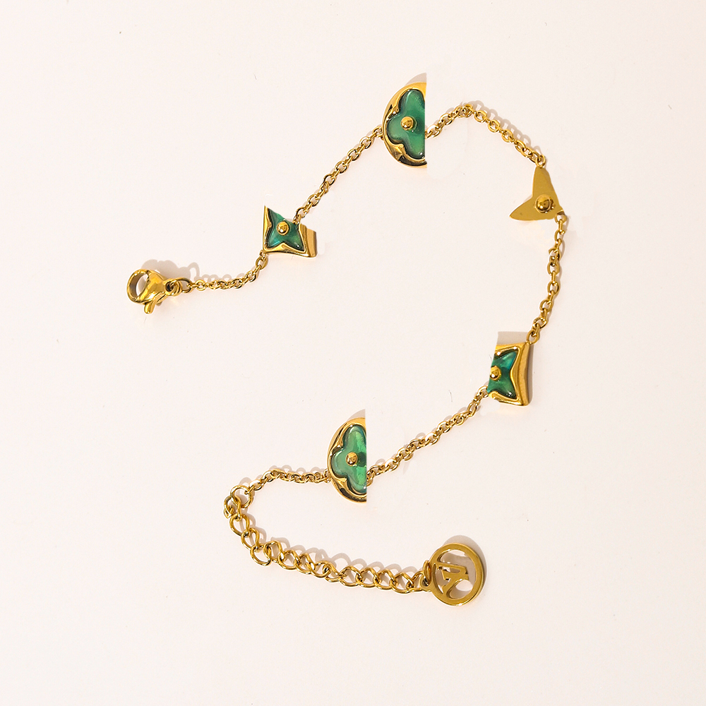 

New Style Stainless Steel Bracelets Women Bangle 18K Gold Plated Enamel Lovers Gift Letter Pendants Wristband Cuff Chain Wedding Jewelry Wholesale ZG1546